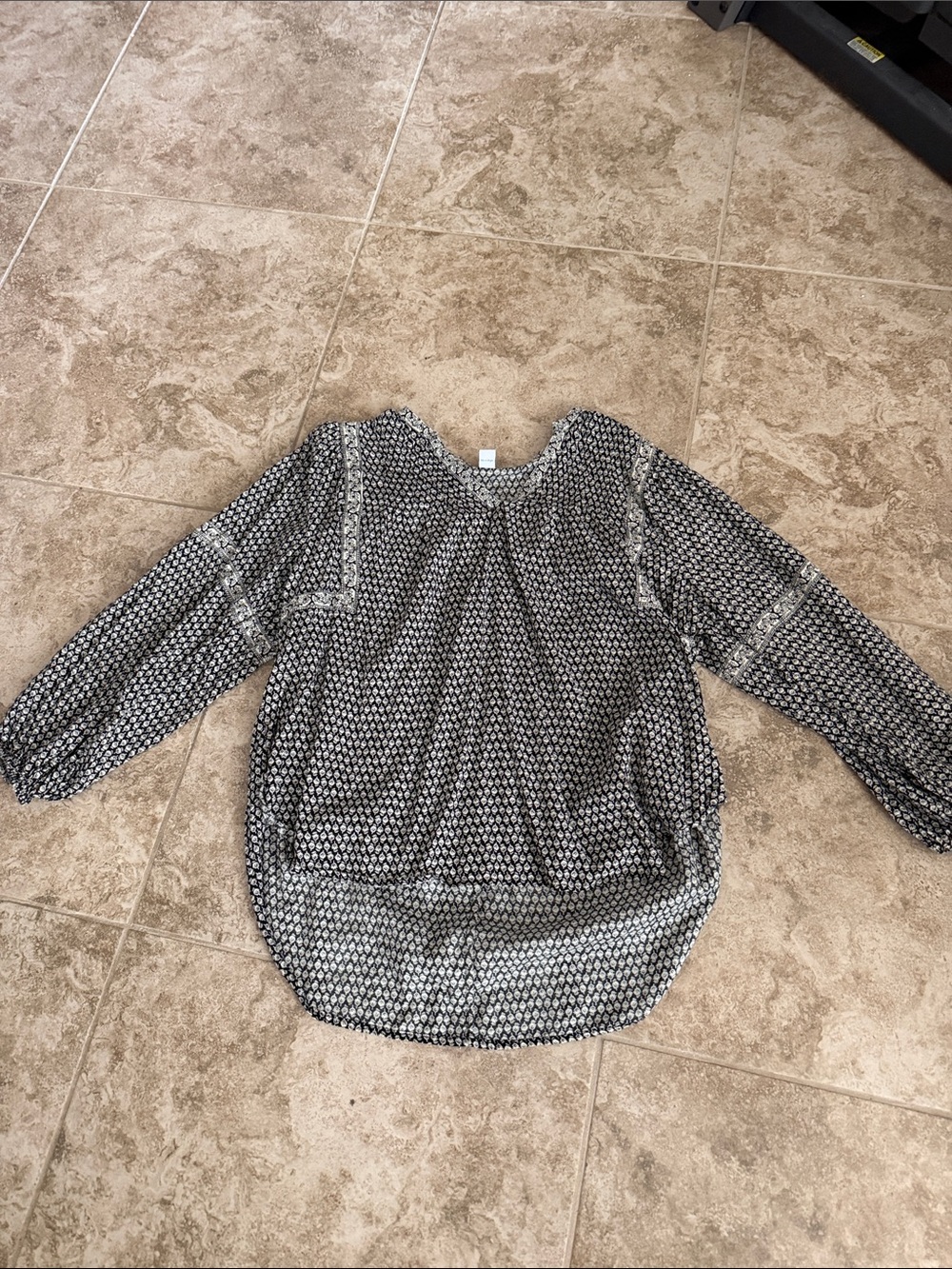 Old Navy Black and White Geometric-Print Blouse
